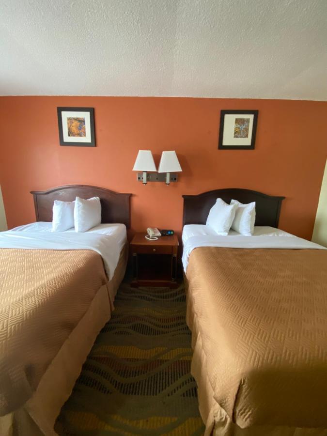 Travelodge By Wyndham La Porte/Michigan City Area Exterior foto