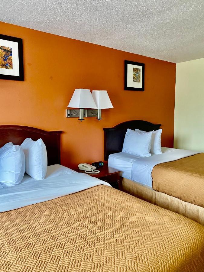 Travelodge By Wyndham La Porte/Michigan City Area Exterior foto