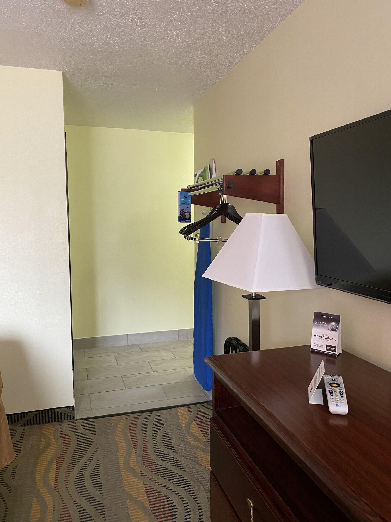 Travelodge By Wyndham La Porte/Michigan City Area Exterior foto