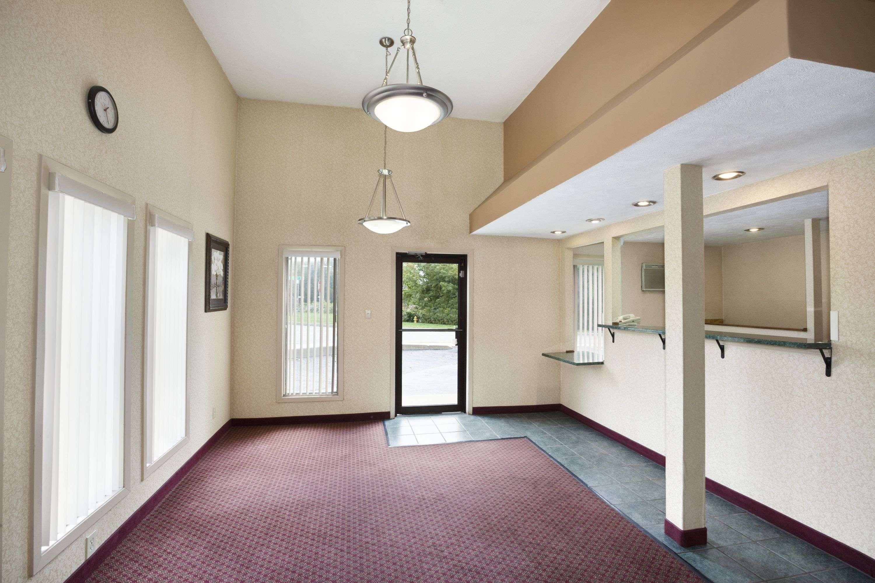 Travelodge By Wyndham La Porte/Michigan City Area Exterior foto